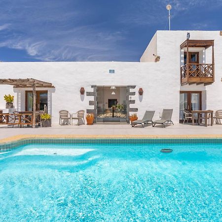 Cuarto Botanico Studio - Shared Pool - Central Island Location - 10 Mins Drive To Famara And La Santa Tiagua Exteriör bild